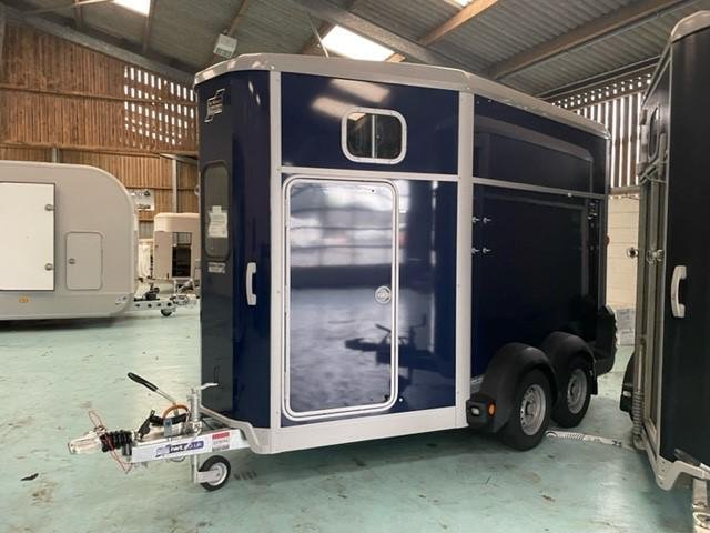 Ifor Williams Trailers Ifor Williams HB511 Double Horse Trailer - Twin ...